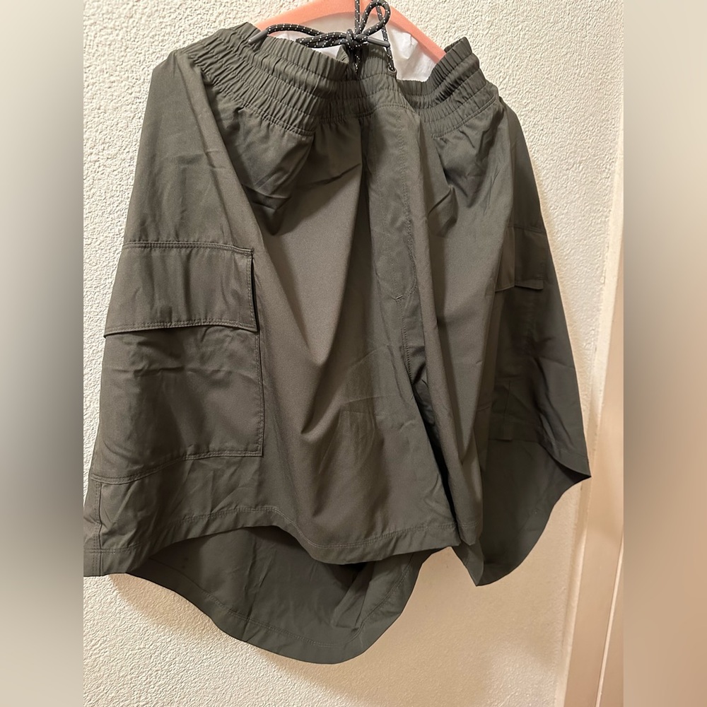 Stretchtech Dry Quick  NWOT Men’s Polyester Blend Olive Shorts in Size 4X